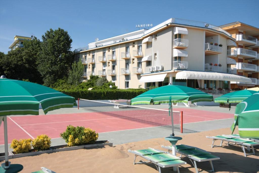 Hotel Janeiro Frontemare Лидо ди Йезоло Екстериор снимка